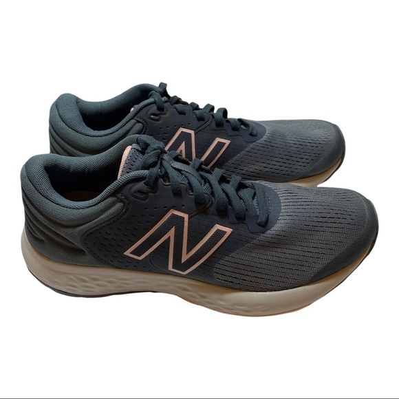 New Balance Woman Shoes Size 8.5 - Picture 2 of 5